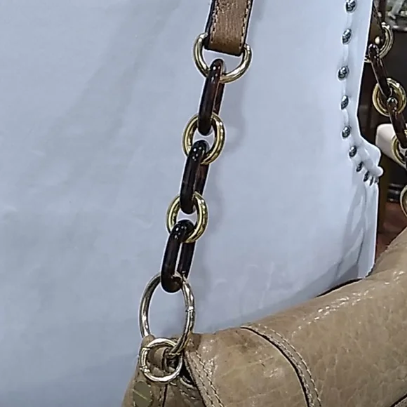 Milly tan leather shoulder bag - Picture 7 of 16